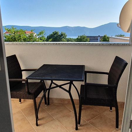 Apartmani Lanterna Krk Town Exteriör bild