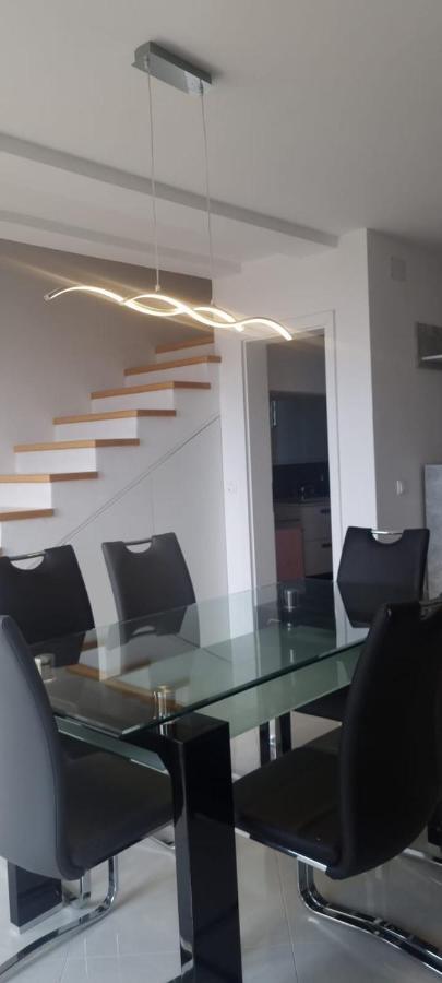 Apartmani Lanterna Krk Town Exteriör bild