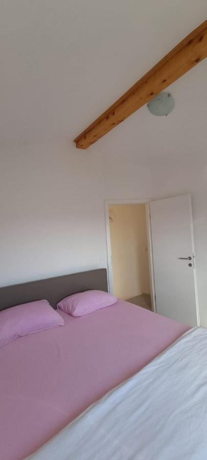 Apartmani Lanterna Krk Town Exteriör bild