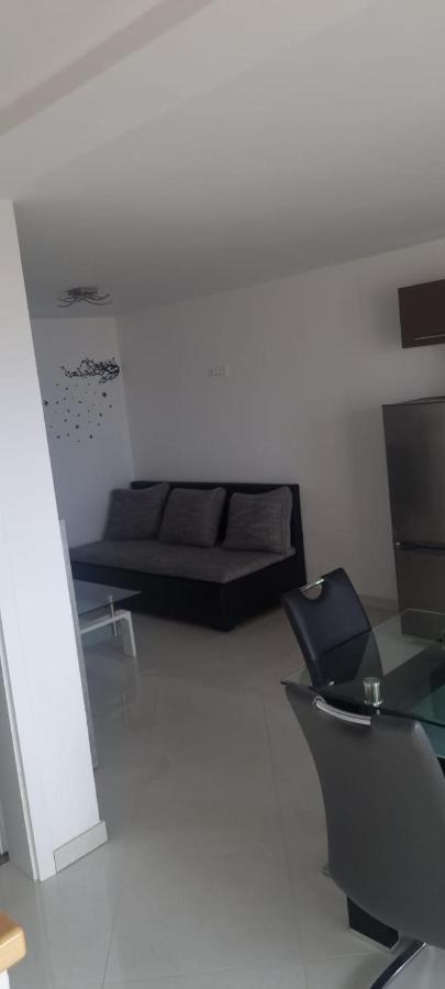 Apartmani Lanterna Krk Town Exteriör bild