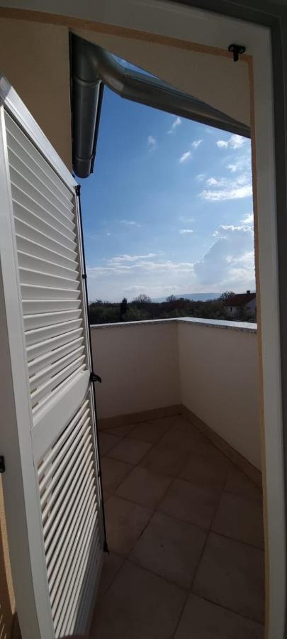 Apartmani Lanterna Krk Town Exteriör bild