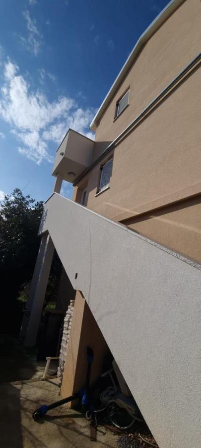 Apartmani Lanterna Krk Town Exteriör bild