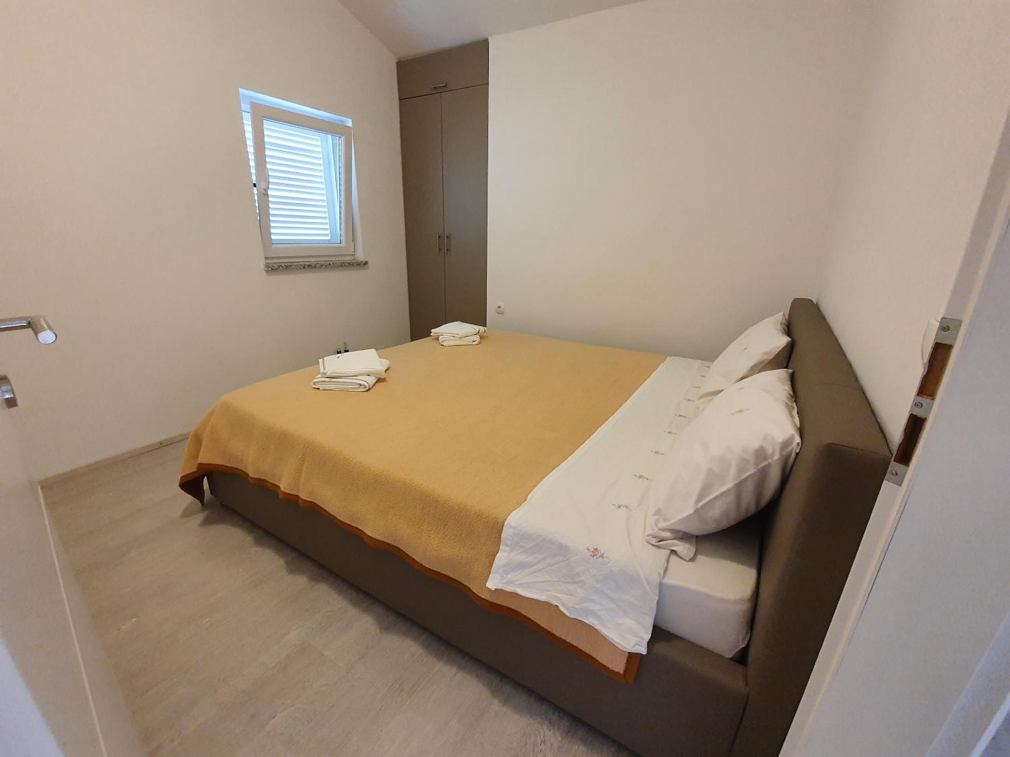 Apartmani Lanterna Krk Town Exteriör bild